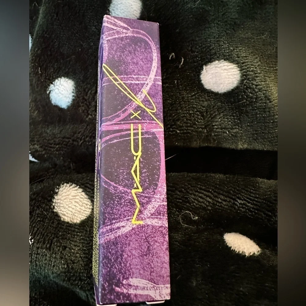 MAC x Lisa Powder Kiss Liquid Lipcolor - Sorry Not Sorry